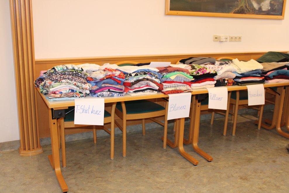 Schnäppchenjagd beim Flohmarkt