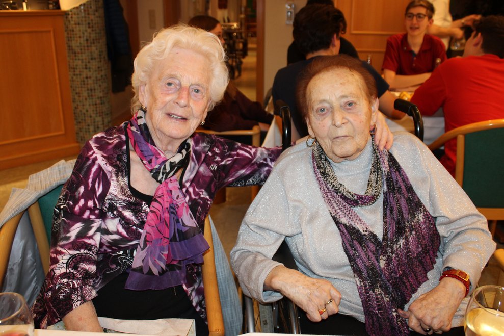 Bewohnerinnen und Bewohner, Gäste