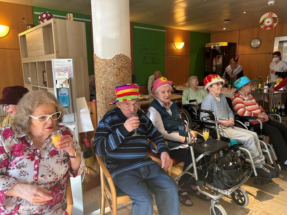 Verkleidete Bewohner*innen