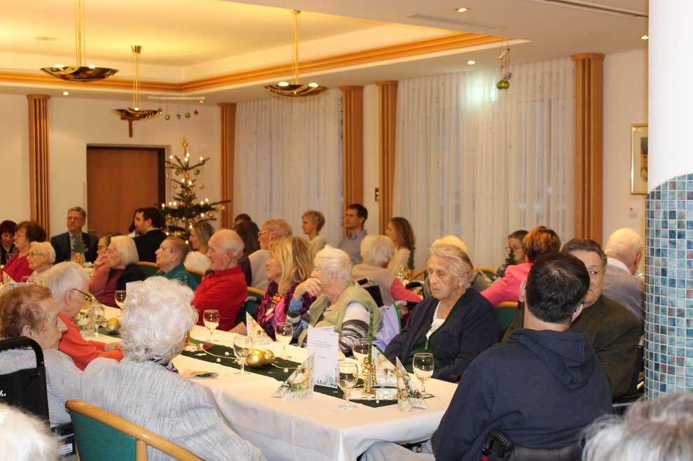 Bewohnerinnen und Bewohner, Gäste