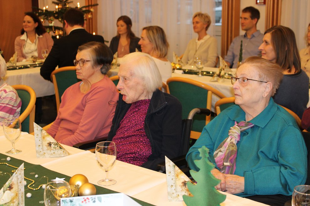 Bewohnerinnen und Bewohner, Gäste