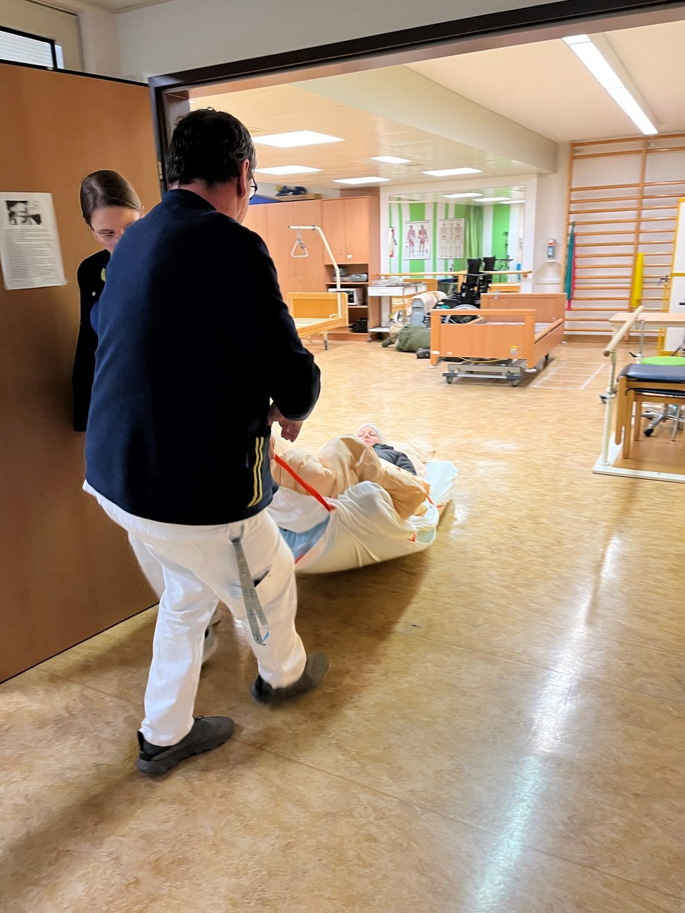 Evakuierung mittels Tuch