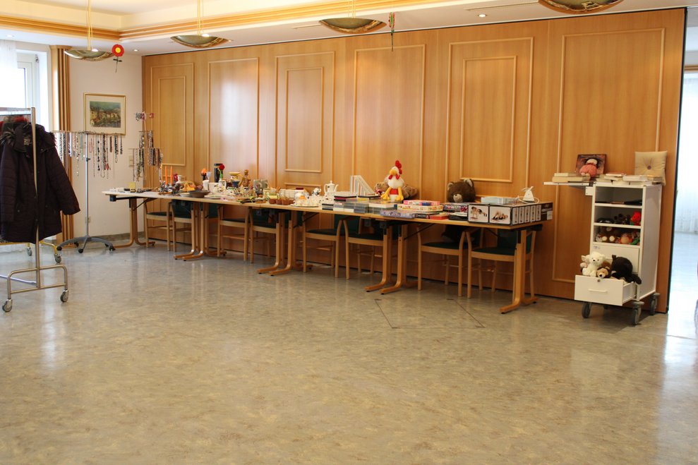 Schnäppchenjagd beim Flohmarkt