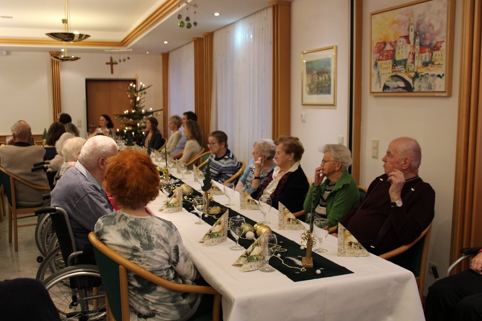Bewohnerinnen und Bewohner, Gäste