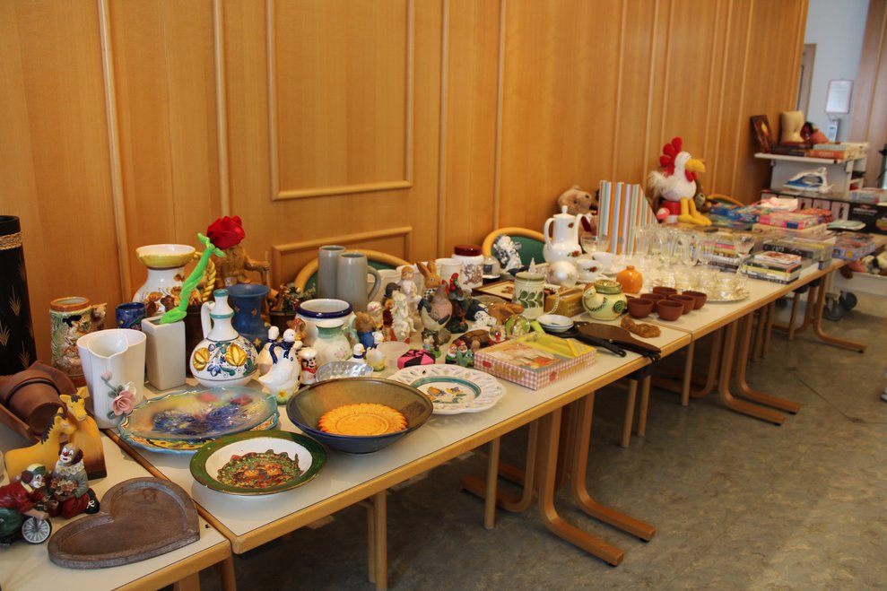 Schnäppchenjagd beim Flohmarkt