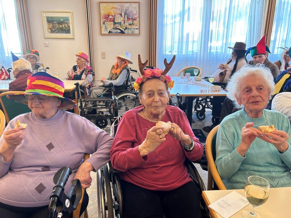 Verkleidete Bewohner*innen