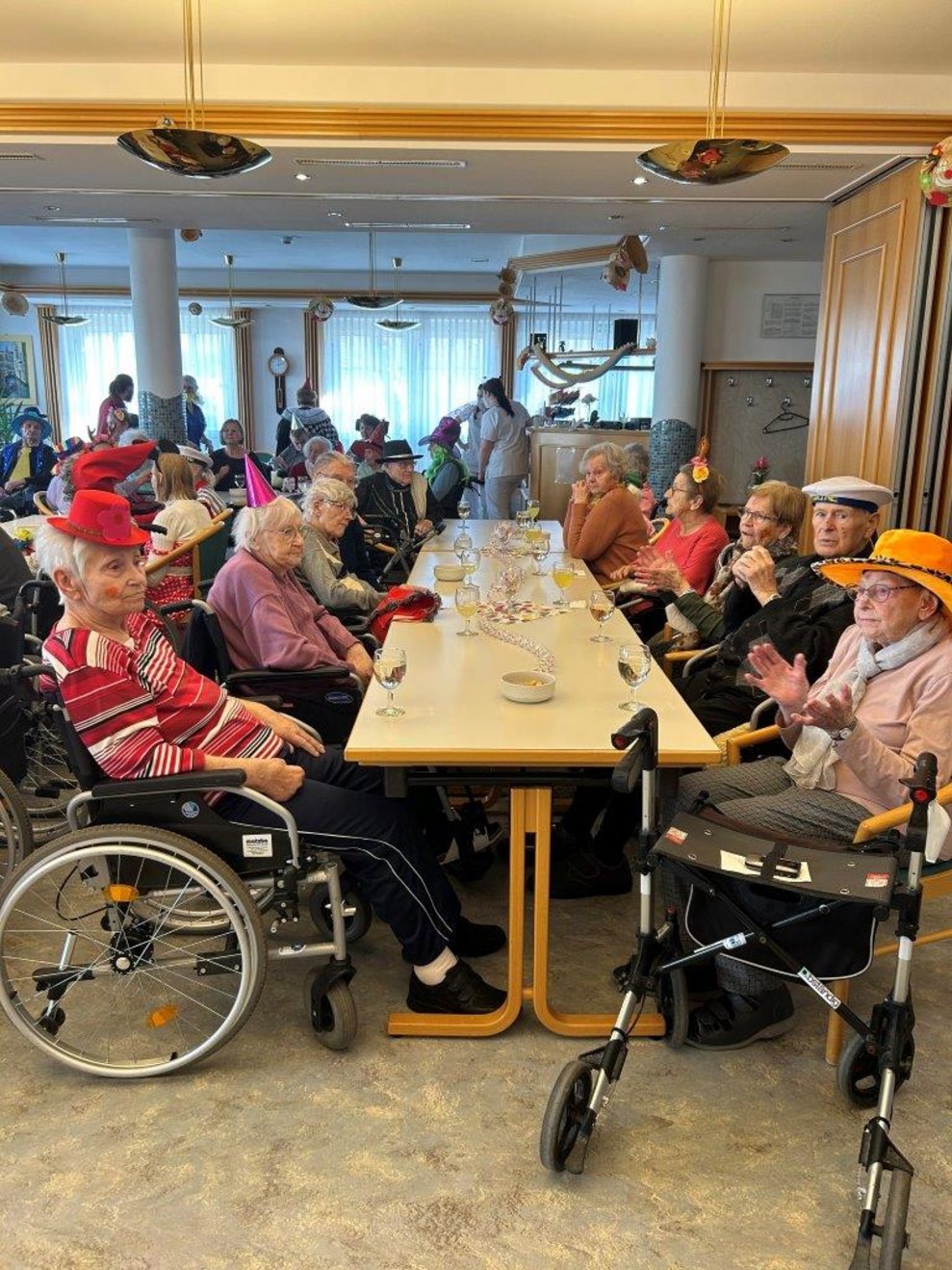 Verkleidete Bewohner*innen